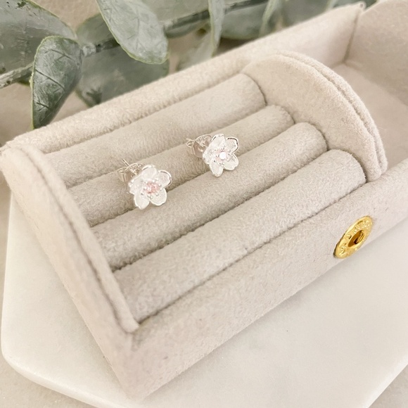 925 Sterling Silver Tiny Cherry Blossom Stud Earrings Tiny Flower Studs - Picture 4 of 4
